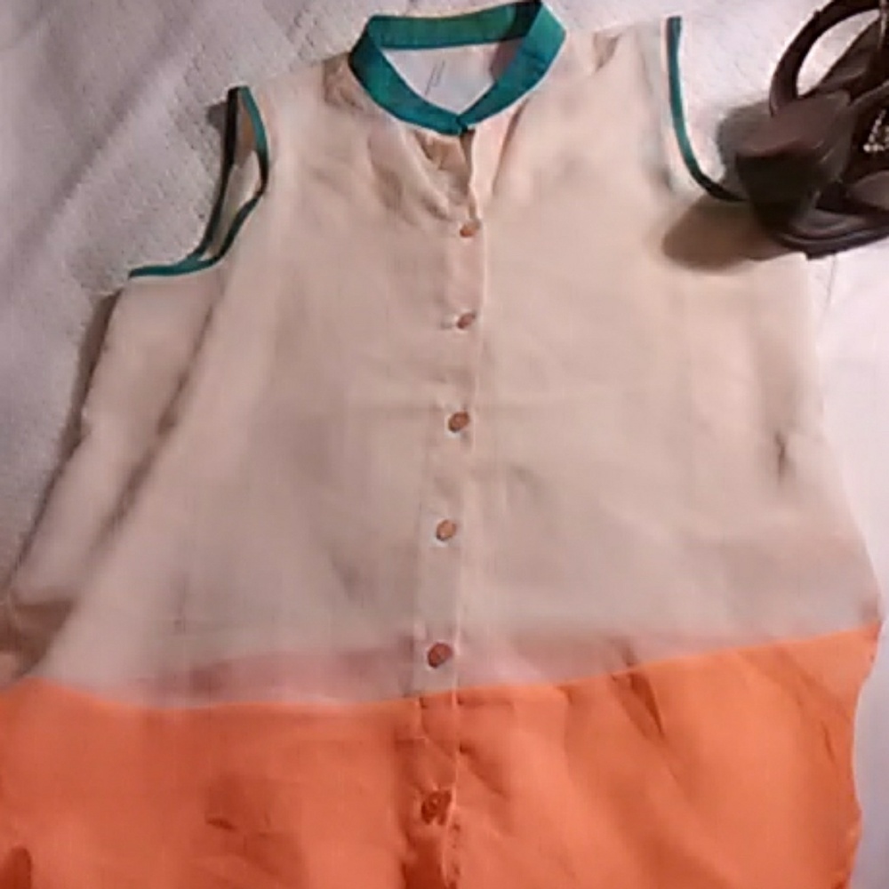 Top - Picture 2 of 2